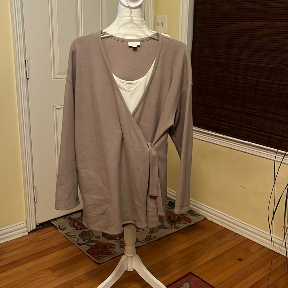 Pure Jill Woman's Tan Cross Over Front Tie Long Sleeve Pocketed
Sweater Size M
